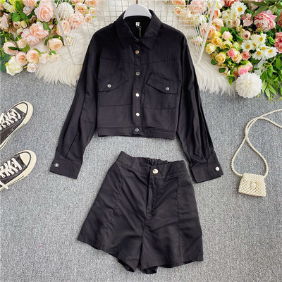 Μοντέρνο γυναικείο σετ - πουκάμισο και σορτς