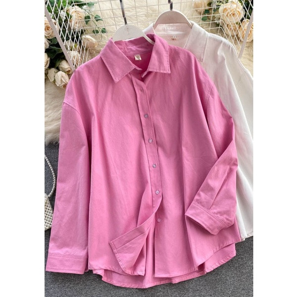 Mitmes värvitoonis klassikalise kraega naiste vabaajasärk