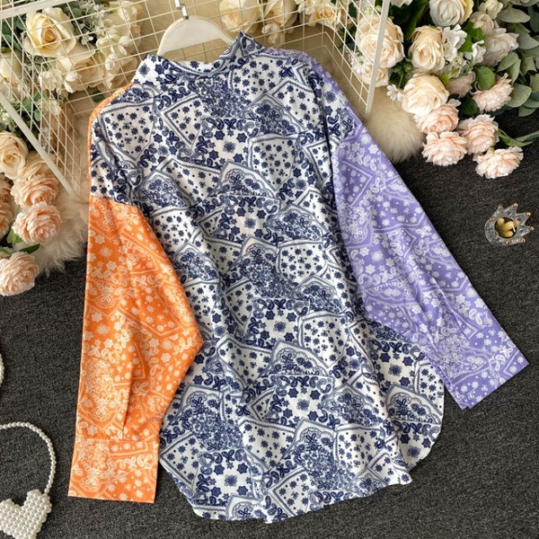 Naiste vabaajasärk klassikalise krae ja kolme värvi nööpidega