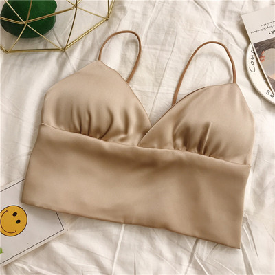 Κοντό γυναικείο αμάνικο μπλουζάκιμε λαιμόκοψη και λεπτές τιράντες