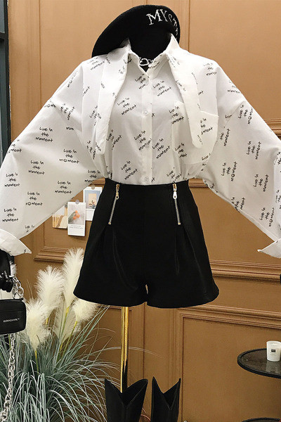 Pantaloni scurti de dama din imitatie de piele cu talie inalta si fermoare