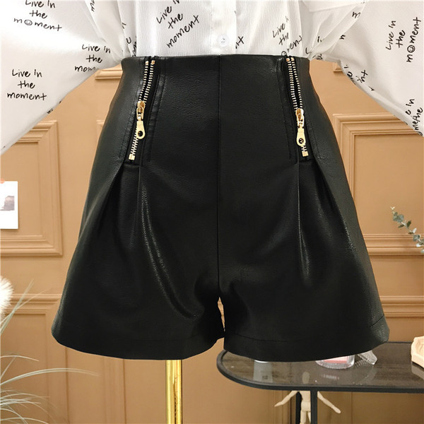 Pantaloni scurti de dama din imitatie de piele cu talie inalta si fermoare