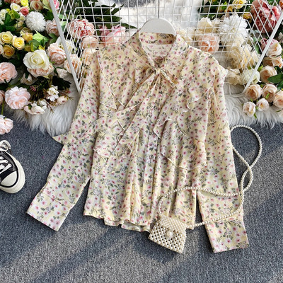 Cămașă modernă de damă cu model floral și guler înalt