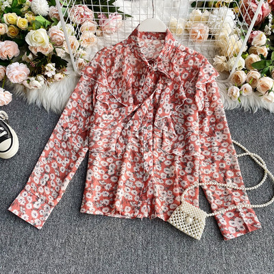 Cămașă modernă de damă cu model floral și guler înalt