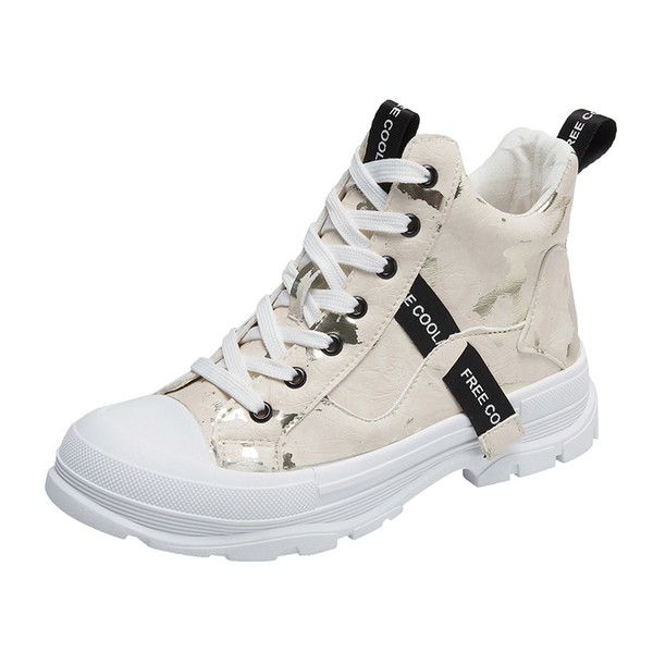 Légáteresztő női tornacipő feliratokkal és nyakkendőkkel