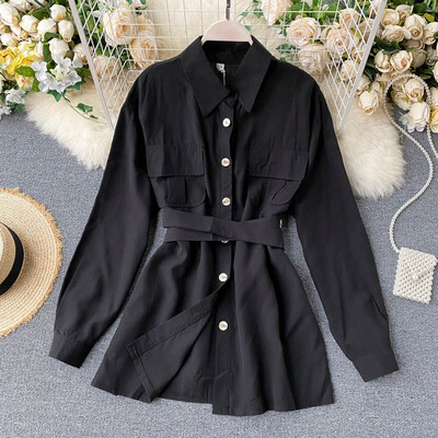 Moodne naiste särk nööpide ja vööga