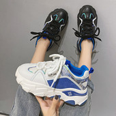 Γυναικεία αθλητικά παπούτσια με ψηλά πέλματα και κορδόνια