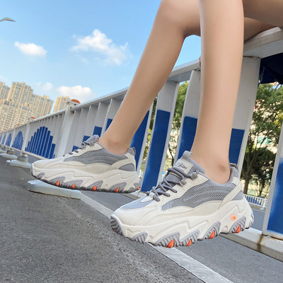 Γυναικεία αθλητικά παπούτσια με κορδόνια και πλέγμα