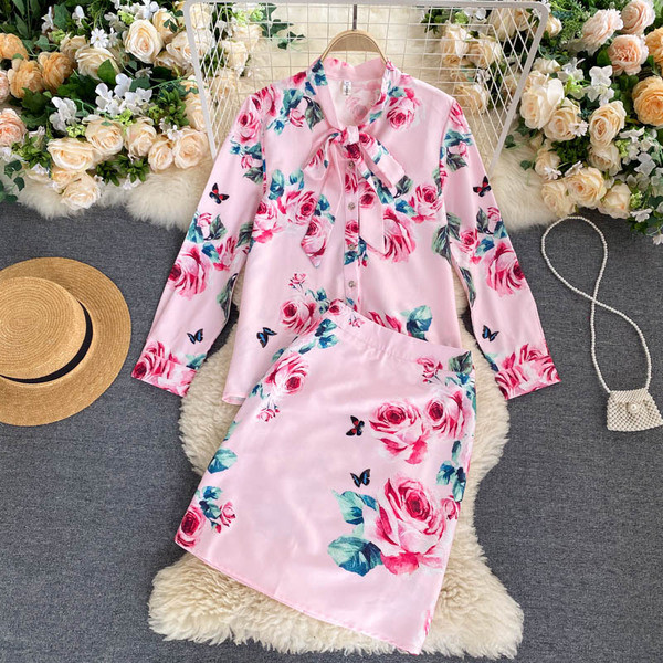 Moodne naiste lilleprindiga särgi ja seeliku komplekt