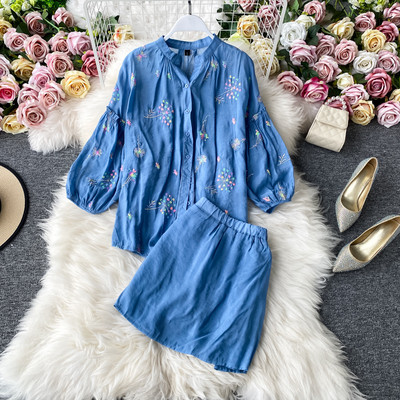 Női korszerű szoknya és ing szett