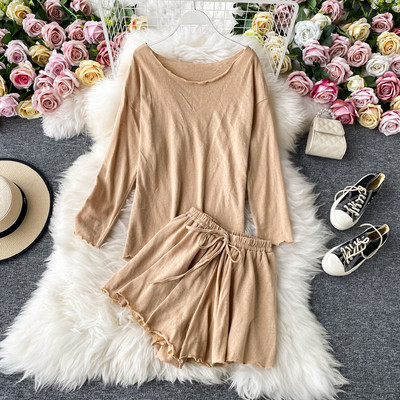 Set casual dama model simplu de pantaloni scurti si bluza