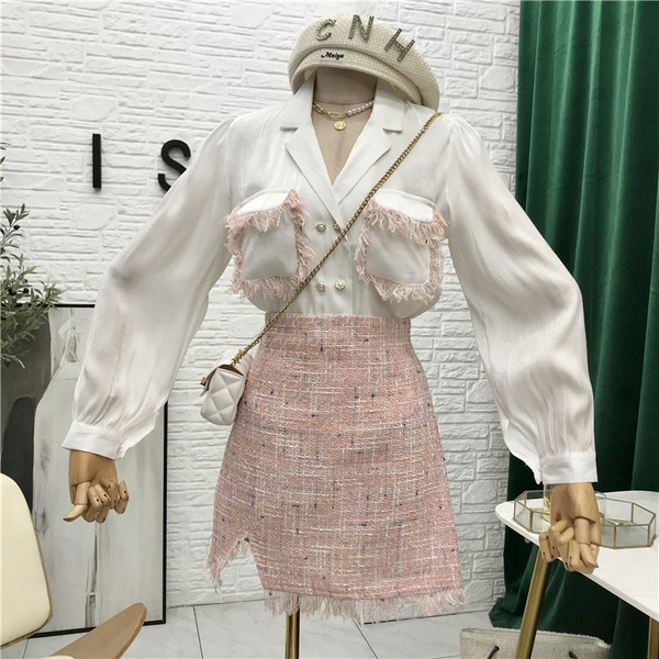 Stiilne naiste komplekt, mis sisaldab pikkade varrukatega särki ja seelikut