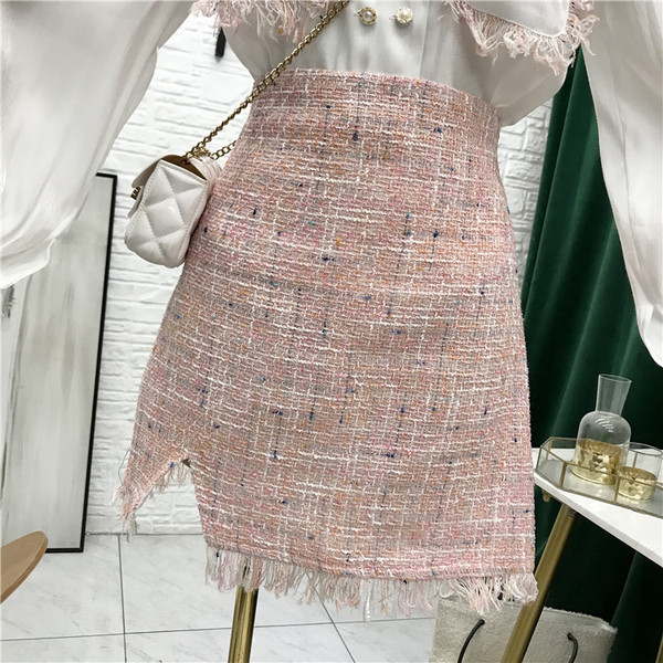 Stiilne naiste komplekt, mis sisaldab pikkade varrukatega särki ja seelikut