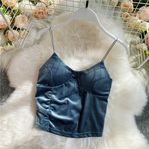 Modern női felső, vékony pánttal illeszkedő modell