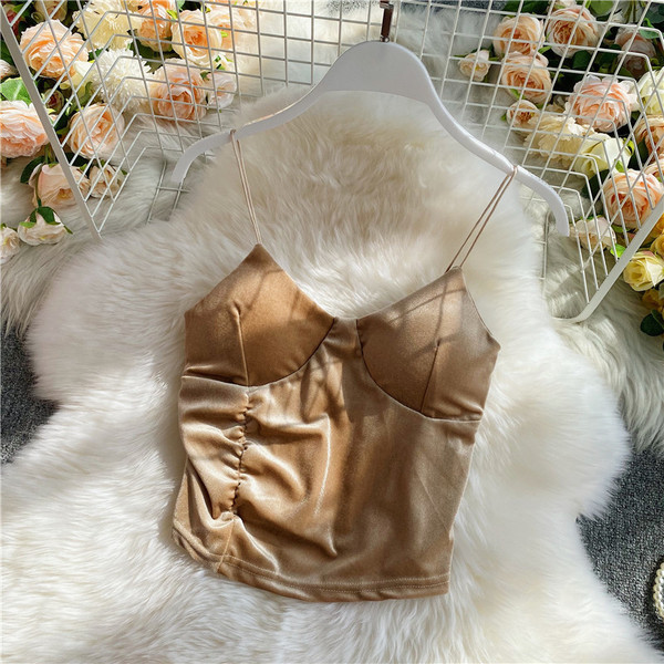 Modern női felső, vékony pánttal illeszkedő modell