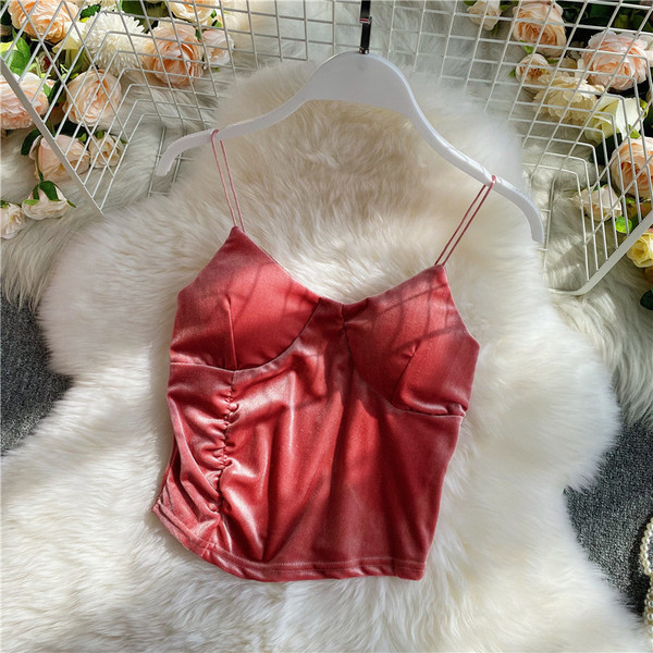 Modern női felső, vékony pánttal illeszkedő modell