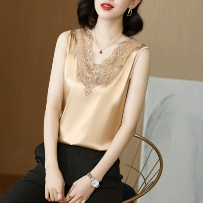 Γυναικεία αμάνικι μπλούζα από σατέν με δαντέλα και λαιμόκοψη