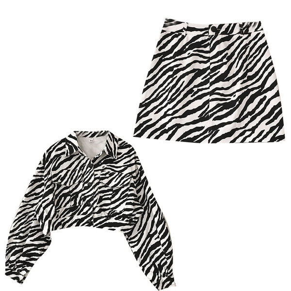 Praegune naiste kaheosaline komplekt - loomamustriga pintsak ja seelik