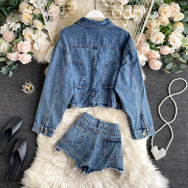 Naiste teksakomplekt koos jope ja lühikesed püksid