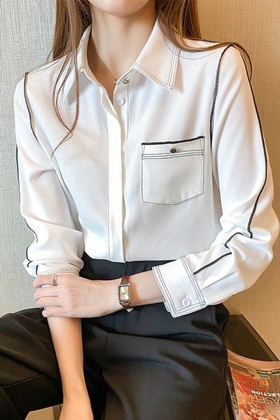 Γυναικείο casual πουκάμισο με κουμπιά και άκρα στα μανίκια σε λευκό χρώμα