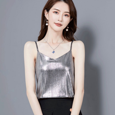 Sieviešu bikses ar spīdīgu efektu un plānām lencēm