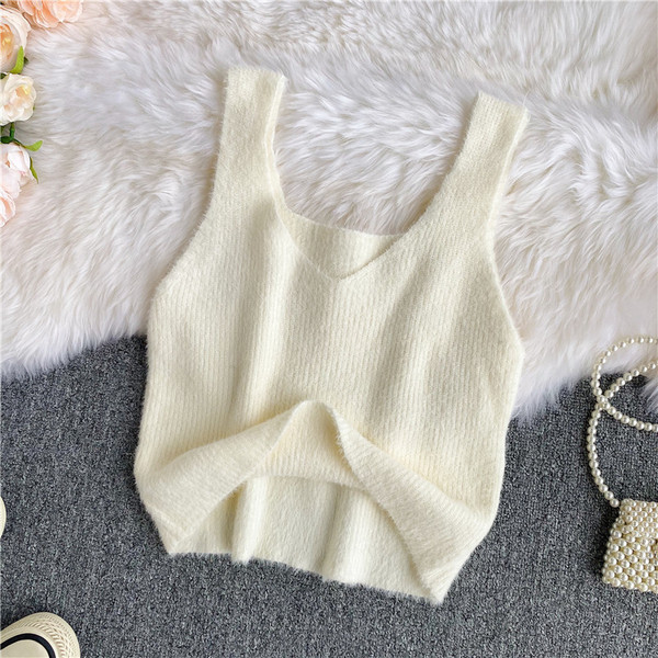 Mūsdienīgs sieviešu tops ar platām lencēm, vienkāršs modelis