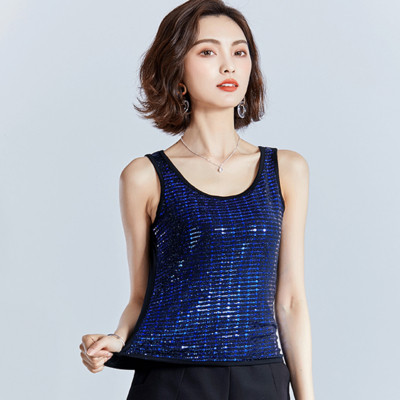 Új modellű női felső, flitterekkel és kerek nyakkivágással