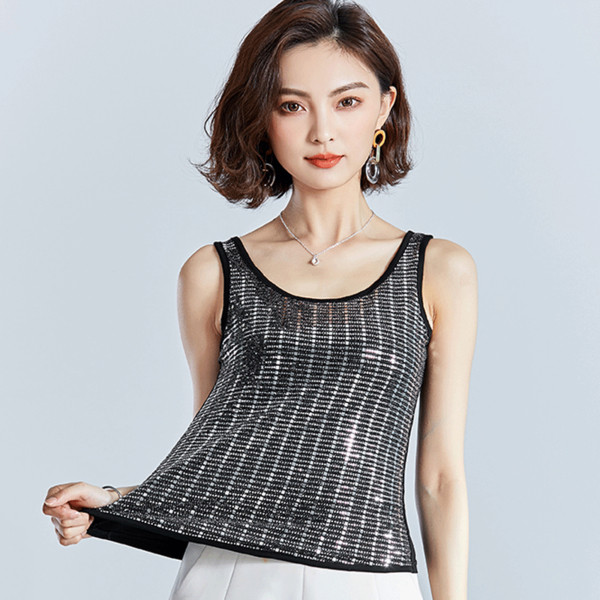 Új modellű női felső, flitterekkel és kerek nyakkivágással