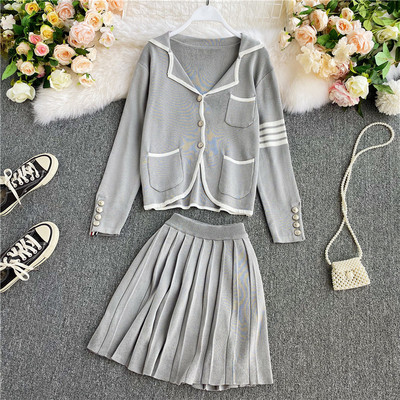 Set modern de dama de fusta scurta si vesta