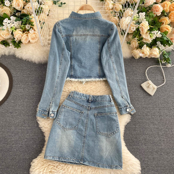 Női farmer szett kabátból és szoknyából