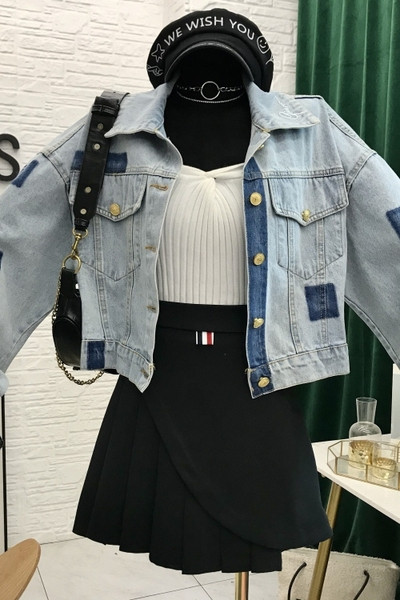 Χρωματιστό  γυναικείο μπουφάν τζιν με τσέπες