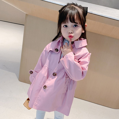 Modern gyerekkabát gombokkal és zsebekkel