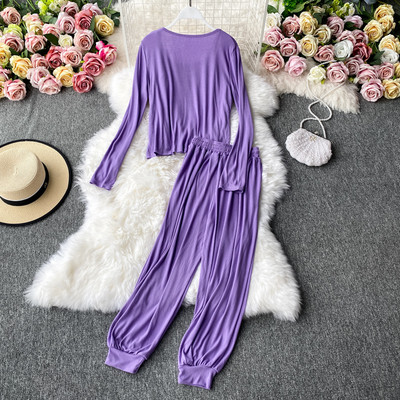 Naiste vabaaja komplekt pikkadest pükstest ja pluusist