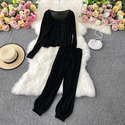 Naiste vabaaja komplekt pikkadest pükstest ja pluusist