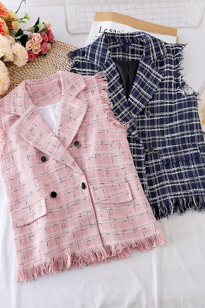 Κομψό γυναικείο γιλέκο με διπλή στερέωση και κρόσσια