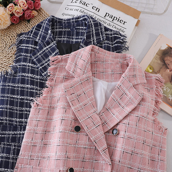 Κομψό γυναικείο γιλέκο με διπλή στερέωση και κρόσσια