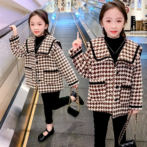 Κομψό παιδικό παλτό για κορίτσια με τσέπες