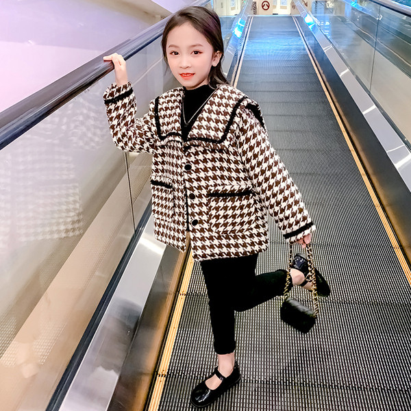 Κομψό παιδικό παλτό για κορίτσια με τσέπες