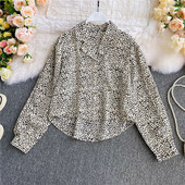 Stiilne naiste särk klassikalise kraega - asümmeetriline mudel