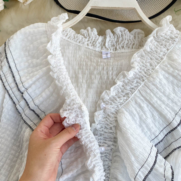 Γυναικείο πουκάμισο με λαιμόκοψη