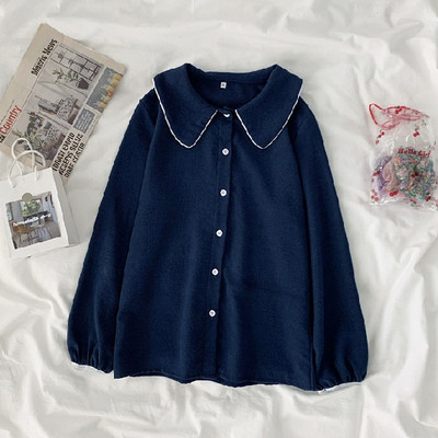 Γυναικείο πουκάμισο κλασικό μοντέλο με κλασικό γιακά και μακριά μανίκια