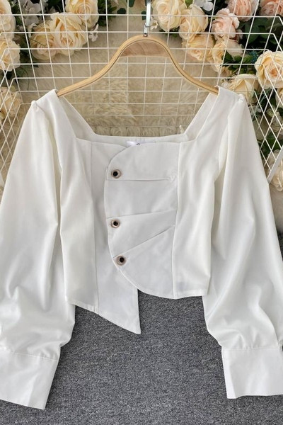 Cămașă de damă asimetrică cu nasturi și decolteu pătrat