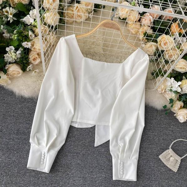 Cămașă de damă asimetrică cu nasturi și decolteu pătrat