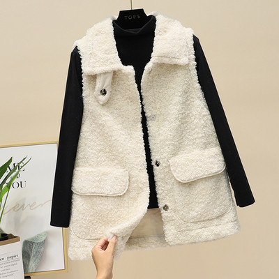 Praegune naiste vest taskutega