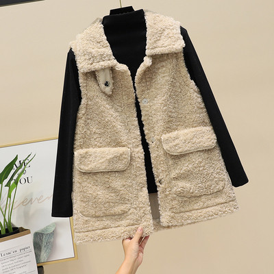 Praegune naiste vest taskutega