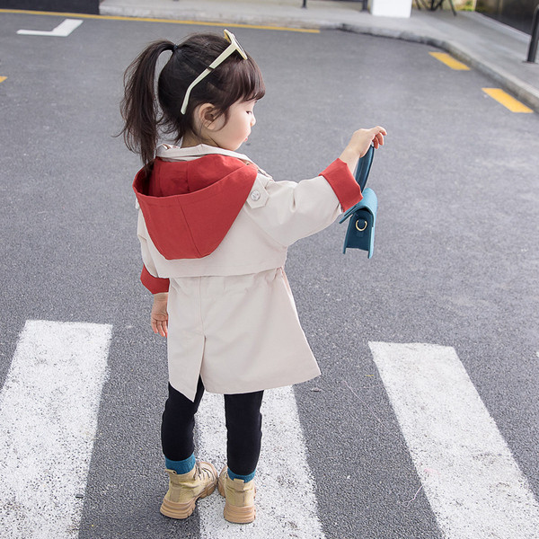 Μοντέρνο παιδικό παλτό με κορδόνια και κουκούλα για κορίτσια