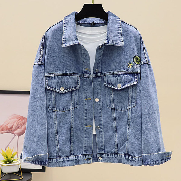 Γυναικείο τζιν μπουφάν με χρωματιστό κέντημα στην πλάτη