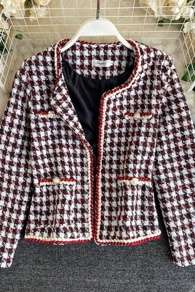 Stílusos női őszi kabát retro stílusban, zsebekkel