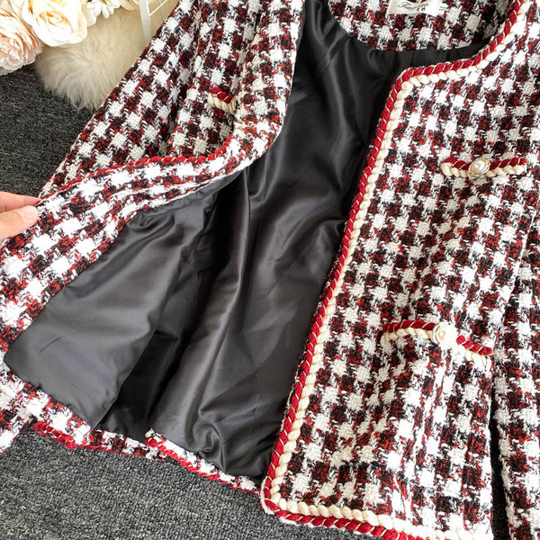 Stílusos női őszi kabát retro stílusban, zsebekkel