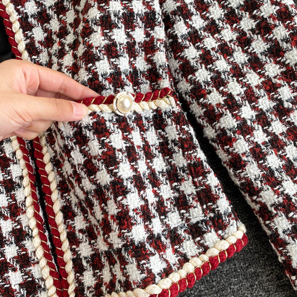 Stílusos női őszi kabát retro stílusban, zsebekkel